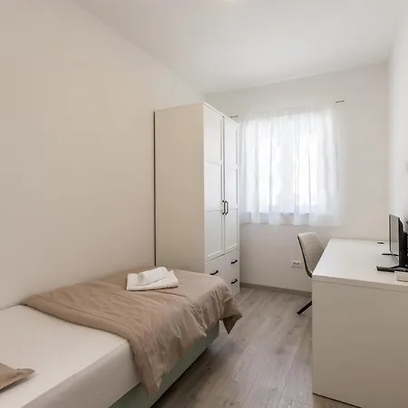 Apartments Jelavic Bol Exterior photo